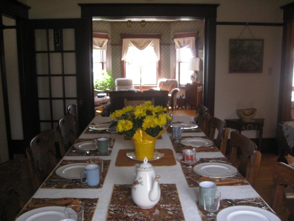 Sproule Heritage Bed & Breakfast Strathmore Esterno foto