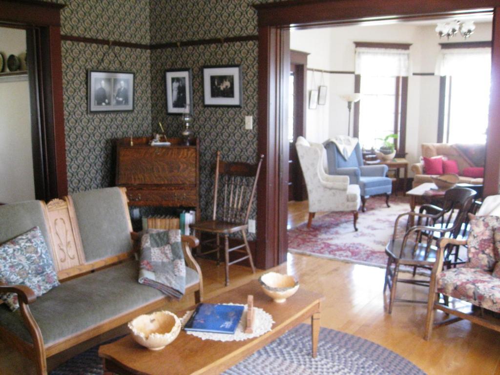 Sproule Heritage Bed & Breakfast Strathmore Esterno foto